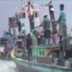 Ribuan Nelayan Sandera Kapal Tongkang Pengeruk Pasir