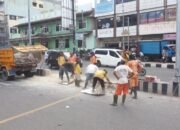 Pembatas Jalan Simpang RSUDAM Dibongkar, Ini Dia Alasannya