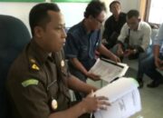 Laporan Tak Digubris, Warga Datangi Kantor Kejari Sukadana