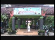 Ratusan Siswa Mogok Belajar