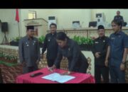 Penyerahan  LKPJ  Tulang Bawang Tahun 2015