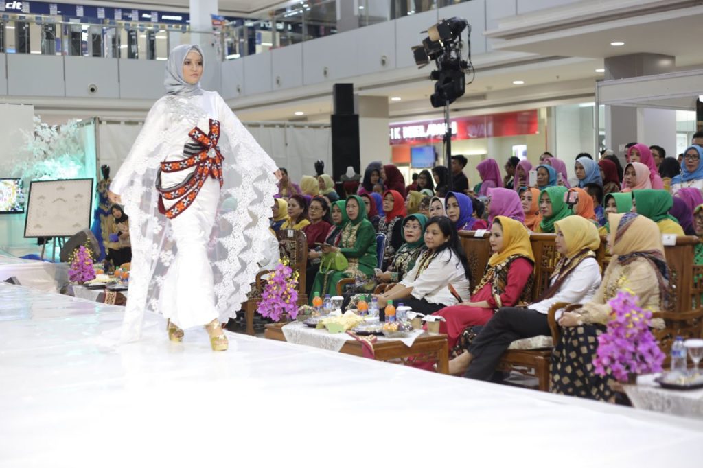 Lampung Fashion Week 2016 Menghadirkan 32 Desainer Dengan Ornamen Budaya Lampung