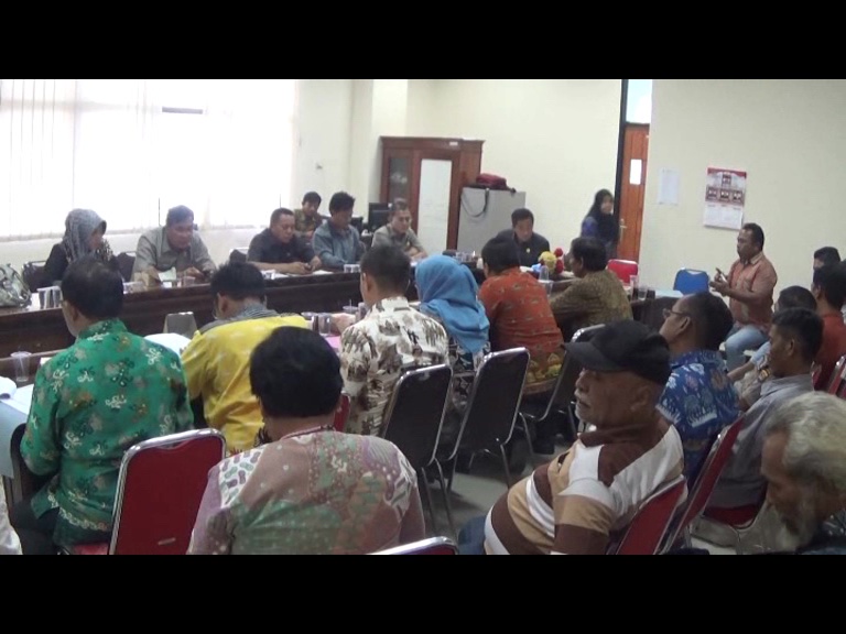 Warga Sambangi DPRD Pesawaran, Persoalkan Pembangunan UPTD Disdikbud Hanura