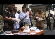 Belasan Senpi Rakitan dan Narkoba Dimusnahkan