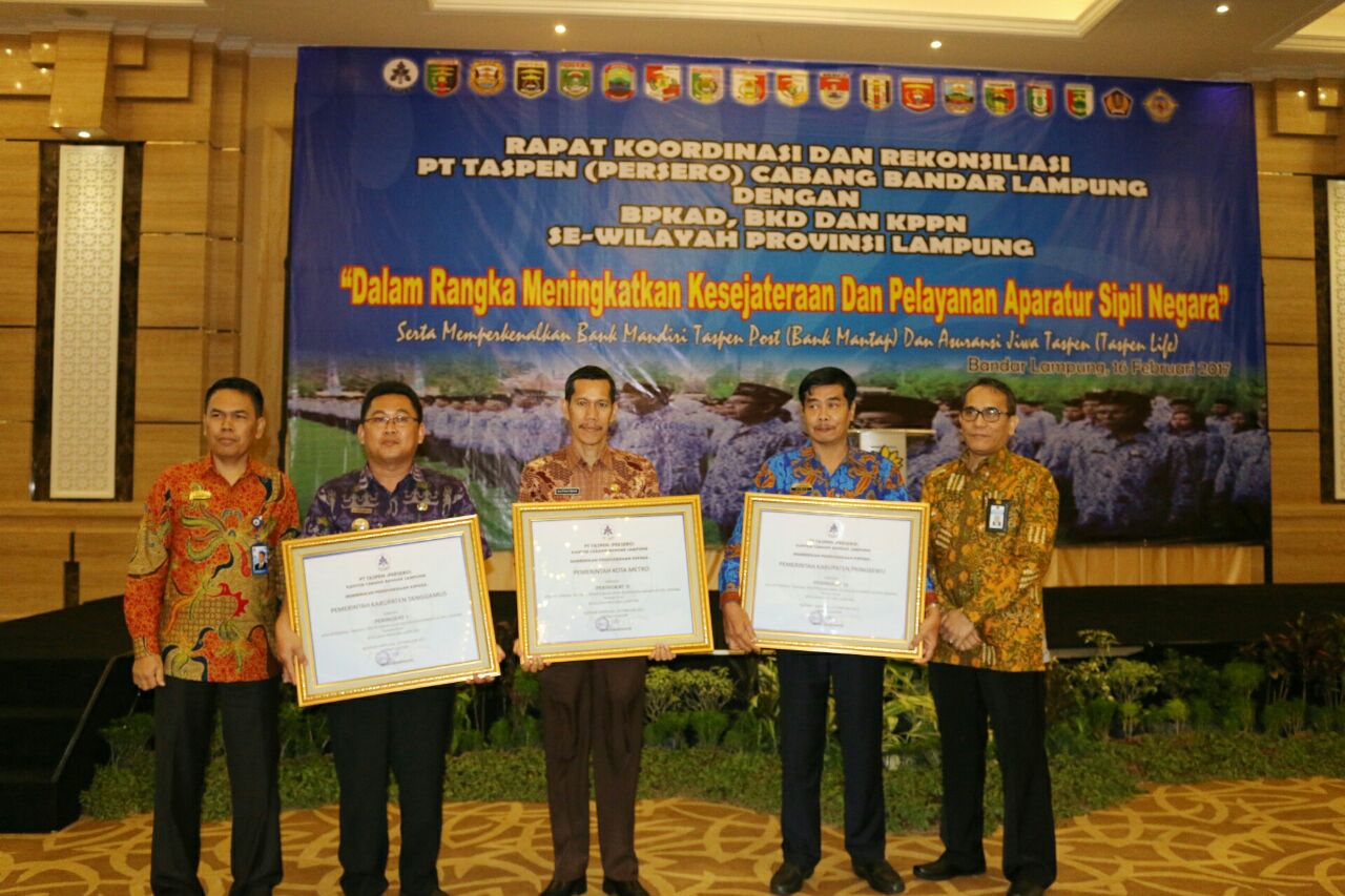 Pemprov Lampung Terima Penghargaan Dari Taspen Persero