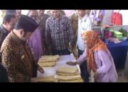 Nenek 80 Tahun Adu Nasib Ikut Seleksi Pedagang