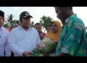 Zainudin Berikan Bantuan Kepada Warganya