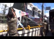 Jaga Keindahan Kota Bersihkan Banner dan Spanduk Liar