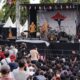 Ribuan Masyarakat Lampung Sangat Antusian Menyambut Penyanyi Legendaris Iwan Fals Pada Konser Munas OI