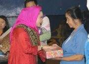 HUT IGTKI, Bunda Paud Beri Penghargaan Kepada 18 Guru Senior