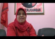 Nurhasanah Kembalikan Berkas