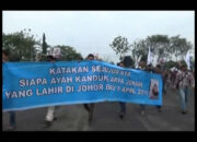 Berstatus Gadis atau Janda, Bupati Nunik Didemo