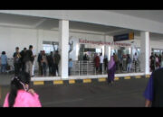 Hari Kerja Pertama, Bandara Normal