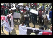 Massa Demo Tuntut Evaluasi Satker