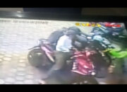 Pelaku Curanmor Terekam Kamera Pengintai
