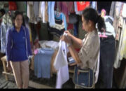 Seragam Bekas Jadi Alternatif Keluarga Kurang Mampu