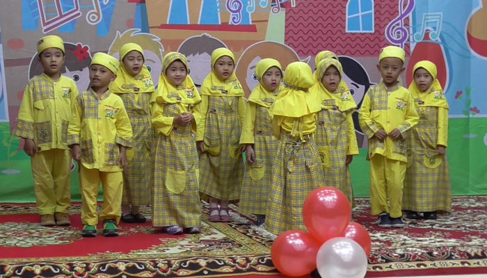 Lomba Paduan Suara Bertajuk Senandung Merah Putih Radar TV Berlangsung Meriah