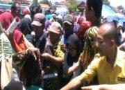 Arinal Sosialisasi, Warga Rebutan Bingkisan