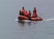 Pencarian Diperluas, Keluarga Endi Gelar Doa Bersama