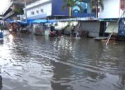 Hujan Deras, Jalan Rusak dan Pasar Tergenang