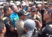 Massa Geram, Keluarga Walikota Atur Proyek