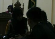 JPU Tak Pernah Siap, Tuntutan Evi Ditunda