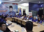 Barisan Sakit Hati Kebut Poros Baru