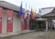 Cagub Didesak Copot Alat Peraga