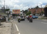 Melanggar, Bawaslu Turunkan Baliho Paslon