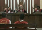 Penjual Daging Celeng  Duduk di Kursi Pesakitan