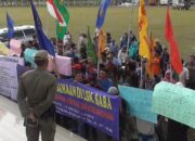 Koperasi Bak Preman, Petani Protes