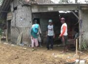 Pemerintah Acuh, Warga Renovasi Gubuk Wartiyem