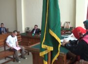 Tilep Duit Sekolah, PNS Duduk di Pesakitan