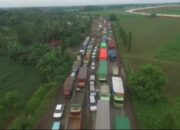 Macet Mengular Jalinsum Lamteng