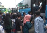 Penumpang Menumpuk Tiga Bus Bantuan Dikerahkan