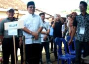 Ke TPS, Arinal Didampingi Ustad Solmed dan Keluarga