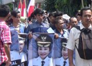 Ada Poster Bos SGC Berseragam Gubernur