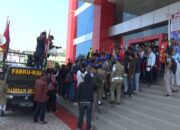 Korban Penggusuran Duduki Kantor Pelayanan