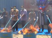 ’’Uang’’ Rp 1,2 Miliar Dibakar