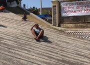 Tingggal di Gedung DPRD, Warga Tetap Ceria