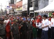 Penjual Martabak Bawa Pulang Mobil