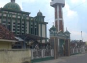 Pria Perlente Gasak Kotak Amal