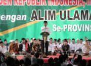 Jokowi dan Ridho Disambut Ribuan Santri