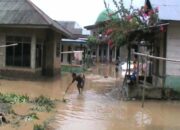 Sungai Meluap Rendam Dua Kecamatan