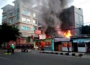 Rumah Makan Padang Terbakar