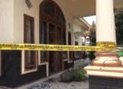 Konflik Tambang Batu, Massa Rusak Rumah Kades dan Lukai Polisi