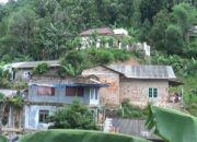 Longsor Kota Terjang Enam Rumah