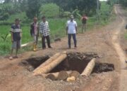 Jalan Ambrol Warga Mengeluh