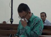 Bohongi Dua Putrinya, Agus BN Menangis