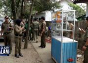 Pemilik Pergi, Kios Dibongkar Paksa